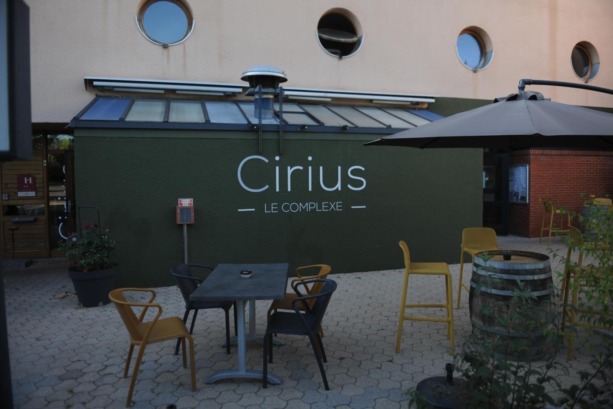 Hotel Restaurant Cirius Монтрон-ле-Бэн Экстерьер фото