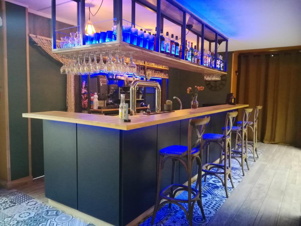 Hotel Restaurant Cirius Монтрон-ле-Бэн Экстерьер фото